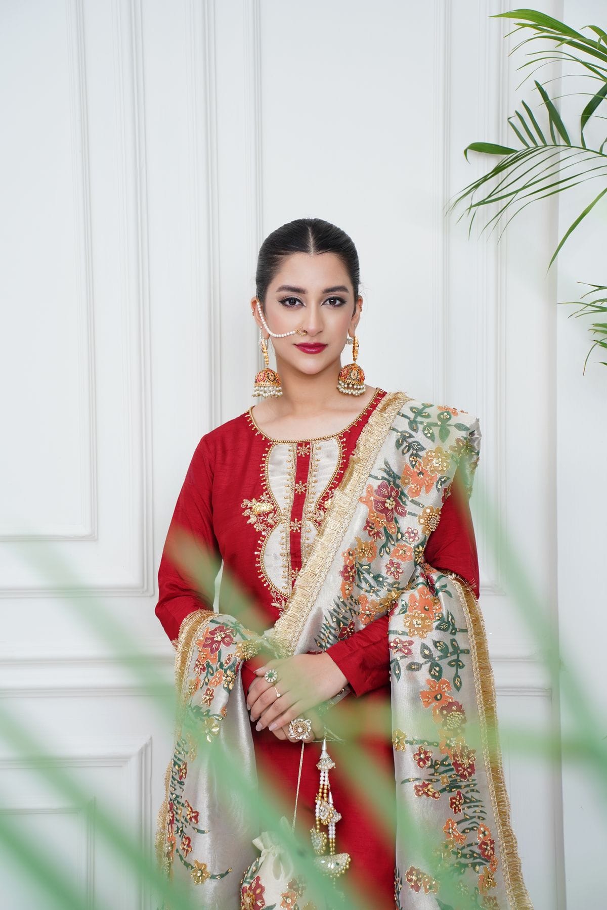 Laal Resham Kameez Set